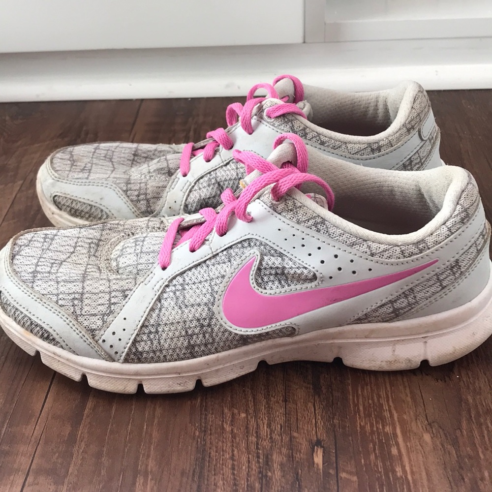 NIKE WOMENS FLEX EXPERIENCE RUN 2